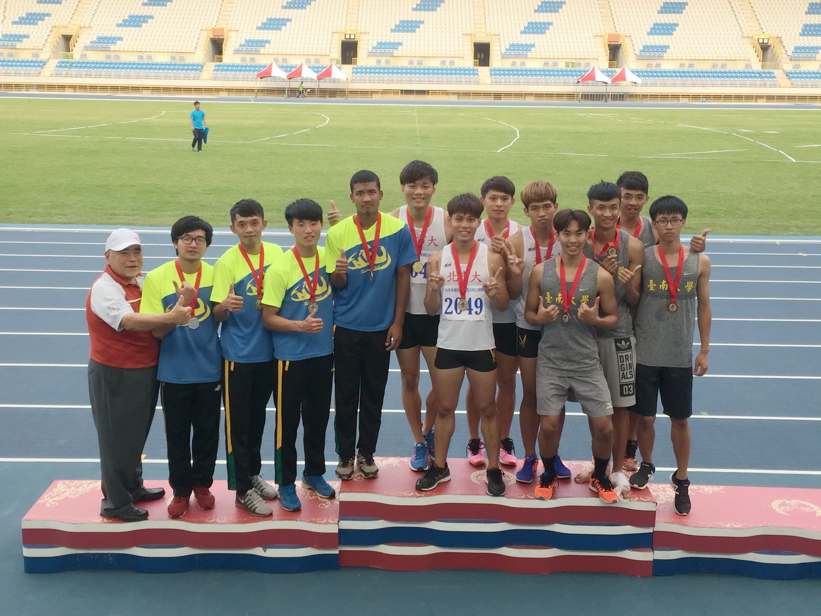 榮獲公開男子組1600接力銀牌