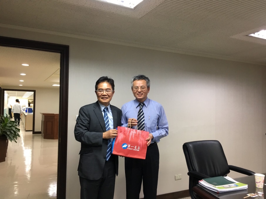 1050420 覺文郁校長與台塑總管理處黃振青副總經理